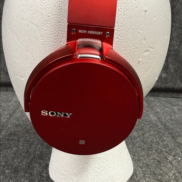 Sony Vibrant Red Over-Ear Headphones MDR-XB950BT Bluetooth - Picture 2 of 14